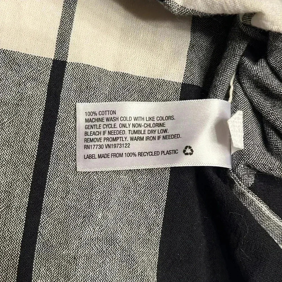 UNIVERSAL THREAD black plaid size large shirt - Picture 3 of 3